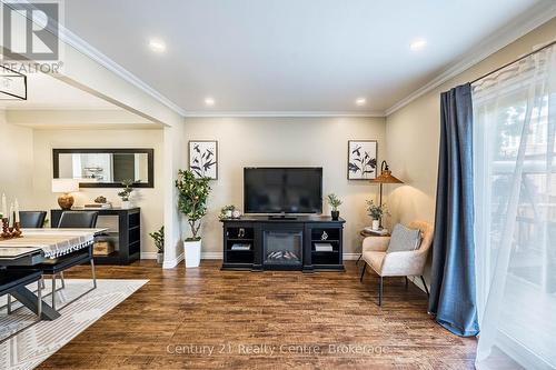1537 Westminster Place, Burlington, ON - Indoor Photo Showing Living Room
