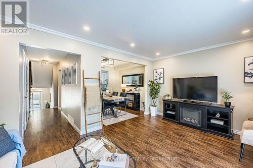 1537 Westminster Place, Burlington, ON - Indoor Photo Showing Living Room