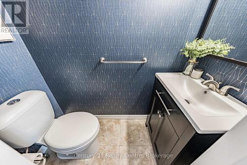 1537 Westminster Place, Burlington, ON - Indoor Photo Showing Bathroom
