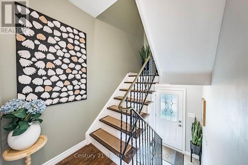 1537 Westminster Place, Burlington, ON - Indoor Photo Showing Other Room