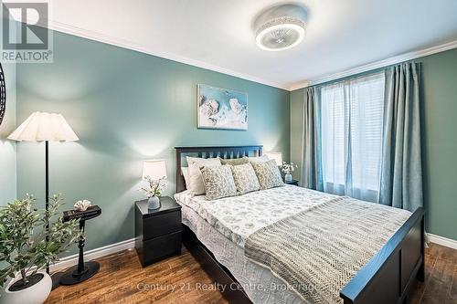 1537 Westminster Place, Burlington, ON - Indoor Photo Showing Bedroom