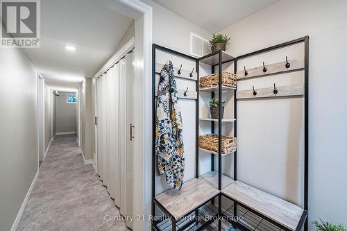 1537 Westminster Place, Burlington, ON - Indoor Photo Showing Other Room