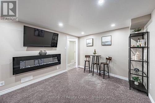 1537 Westminster Place, Burlington, ON - Indoor