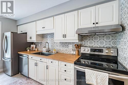 1537 Westminster Place, Burlington, ON - Indoor Photo Showing Kitchen