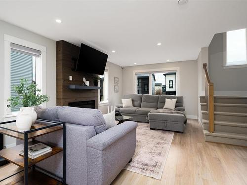 27 Onyx Crescent, Halifax, NS - Indoor Photo Showing Living Room