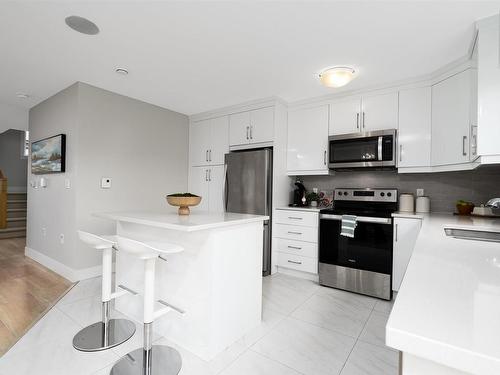 27 Onyx Crescent, Halifax, NS - Indoor Photo Showing Kitchen
