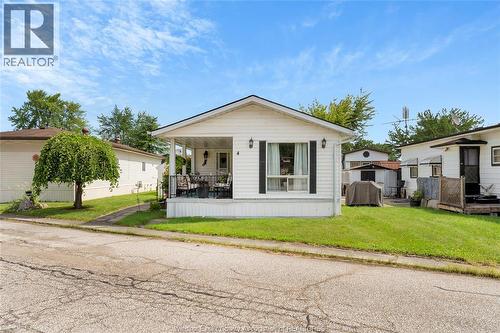 4 ROBIN COURT  Lakeshore, ON N8N 2V9