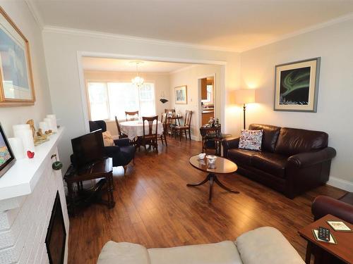 244 Glenwood Drive, Truro, NS - Indoor Photo Showing Living Room