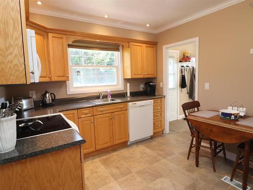 244 Glenwood Drive, Truro, NS - Indoor Photo Showing Kitchen