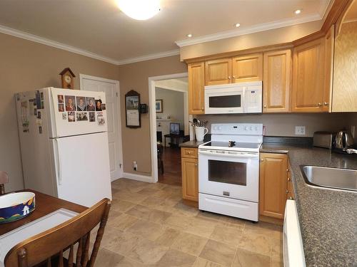 244 Glenwood Drive, Truro, NS - Indoor Photo Showing Kitchen