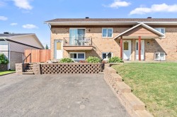 1602  - 1606 Rue des Roselins  Québec (La Haute-Saint-Charles), QC G3E 1G2