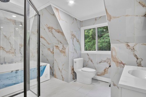 Salle de bains - 70A Rue Roussin, Montréal (L'Île-Bizard/Sainte-Geneviève), QC - Indoor Photo Showing Bathroom