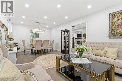 512 Hawthorne Crescent, Milton, ON - Indoor Photo Showing Living Room