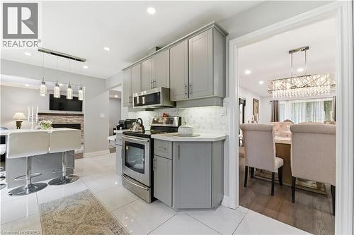 512 Hawthorne Crescent, Milton, ON - Indoor Photo Showing Kitchen