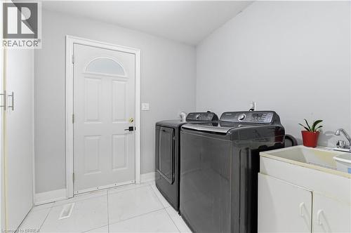 512 Hawthorne Crescent, Milton, ON - Indoor Photo Showing Laundry Room