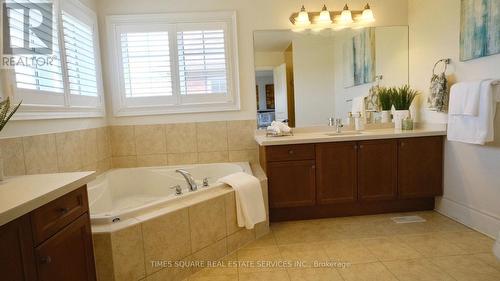 39 Gillings Street, Markham, ON - Indoor Photo Showing Bathroom