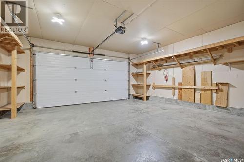 512 Ens Lane, Warman, SK - Indoor Photo Showing Garage