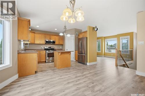512 Ens Lane, Warman, SK - Indoor Photo Showing Kitchen