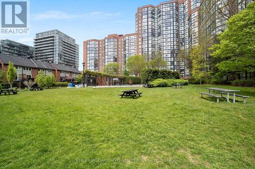 1003 - 725 King Street W, Toronto, ON - Outdoor