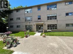 108 CREIGHTON Road Unit# 14 Dundas, ON L9H 3C1