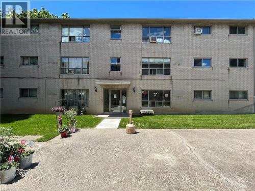 108 CREIGHTON Road Unit# 14 , Dundas, Ontario L9H 3C1 2