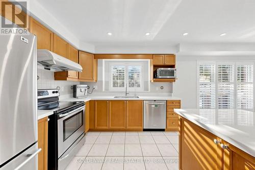 2200 Bur Oak Avenue, Markham, ON - Indoor Photo Showing Kitchen