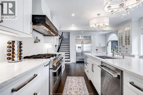24 Bayshore, Leamington, ON - Indoor Photo Showing Kitchen With Upgraded Kitchen