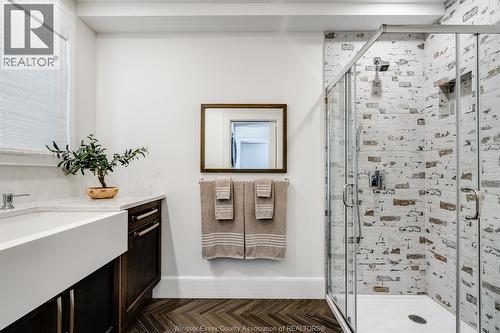 24 Bayshore, Leamington, ON - Indoor Photo Showing Bathroom