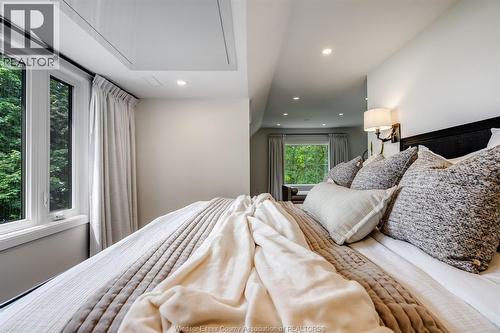 24 Bayshore, Leamington, ON - Indoor Photo Showing Bedroom