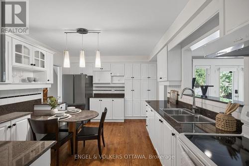 905 Garwood Avenue, Ottawa, ON - Indoor Photo Showing Kitchen With Double Sink