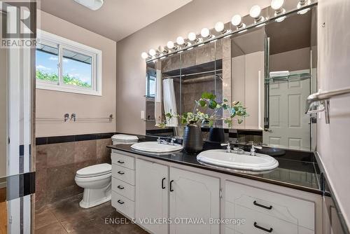 905 Garwood Avenue, Ottawa, ON - Indoor Photo Showing Bathroom