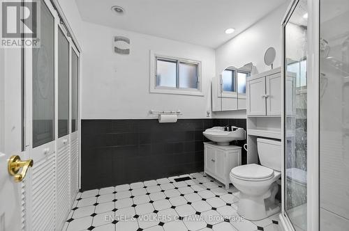 905 Garwood Avenue, Ottawa, ON - Indoor Photo Showing Bathroom
