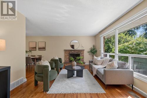 905 Garwood Avenue, Ottawa, ON - Indoor Photo Showing Living Room With Fireplace