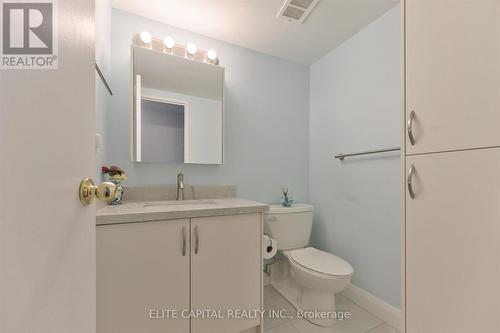 #1710 - 11 Wincott Drive, Toronto, ON - Indoor Photo Showing Bathroom