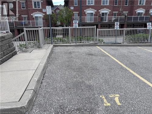 615 SHORELINE Drive Unit# 17  Mississauga, ON L5B 4K4