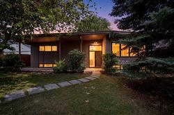 371 Moray Street  Winnipeg, MB R3J 3A6