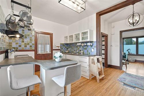 20 Stranmillis Avenue, Winnipeg, MB - Indoor Photo Showing Dining Room