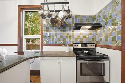 20 Stranmillis Avenue, Winnipeg, MB - Indoor Photo Showing Kitchen