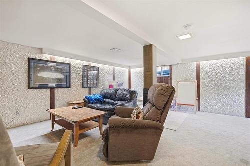 20 Stranmillis Avenue, Winnipeg, MB - Indoor