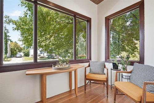 Front Porch - 20 Stranmillis Avenue, Winnipeg, MB - Indoor