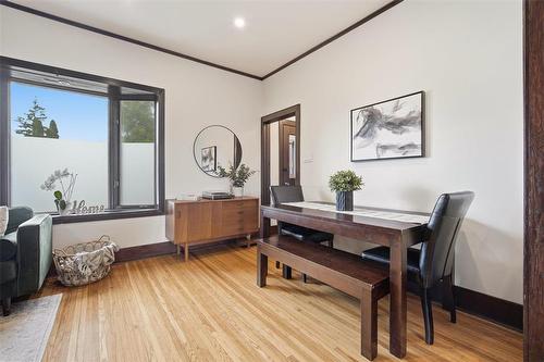 20 Stranmillis Avenue, Winnipeg, MB - Indoor Photo Showing Dining Room