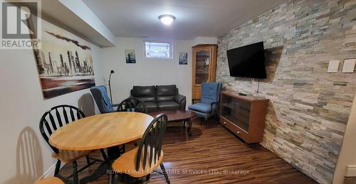 32 SHANDON DRIVE , Toronto, Ontario M1R 4M5 3