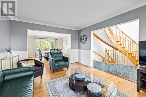 1436 Notre Dame Street, Russell, ON - Indoor Photo Showing Living Room