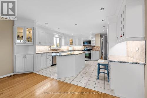 1436 Notre Dame Street, Russell, ON - Indoor Photo Showing Kitchen With Upgraded Kitchen