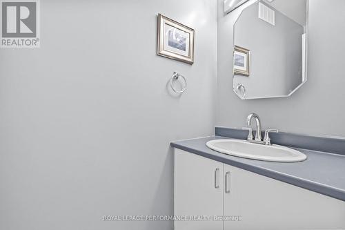 1436 Notre Dame Street, Russell, ON - Indoor Photo Showing Bathroom