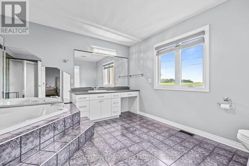1436 Notre Dame Street, Russell, ON - Indoor Photo Showing Bathroom