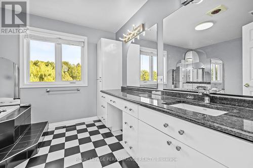 1436 Notre Dame Street, Russell, ON - Indoor Photo Showing Bathroom
