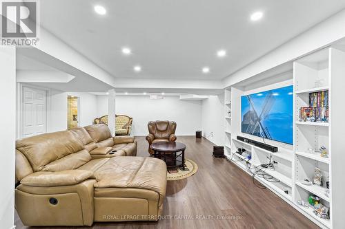 277 Chatfield Drive, Vaughan, ON - Indoor Photo Showing Living Room