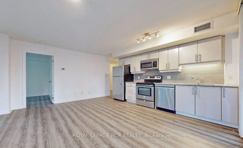 904-33 Bay Street, Toronto, ON - Indoor Photo Showing Kitchen