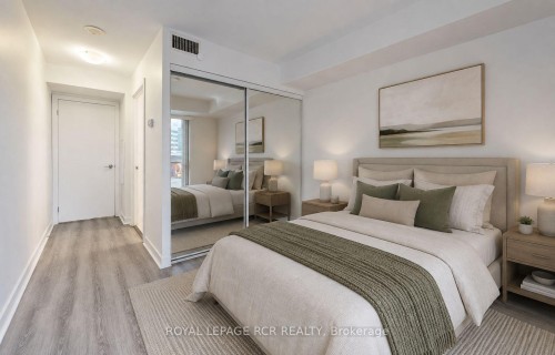 904-33 Bay Street, Toronto, ON - Indoor Photo Showing Bedroom